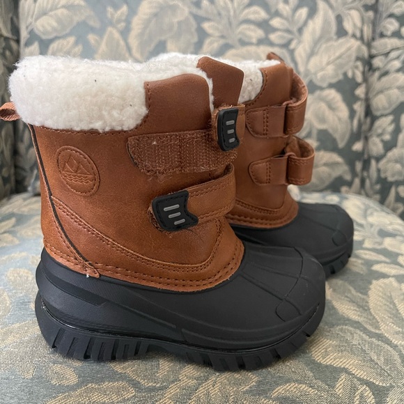 like new toddler boots size 6! - Picture 4 of 6